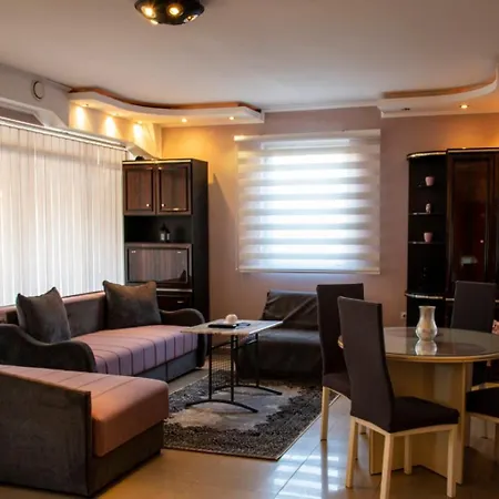 Lara Apartment *