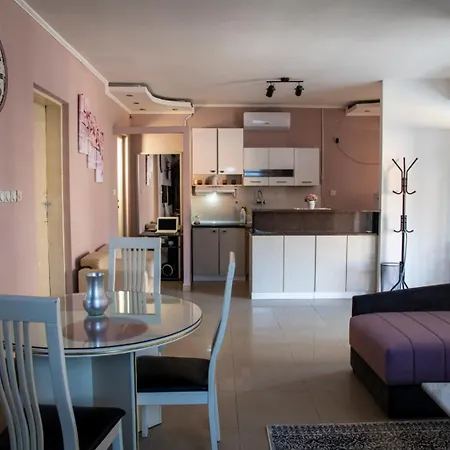 Lara Apartment