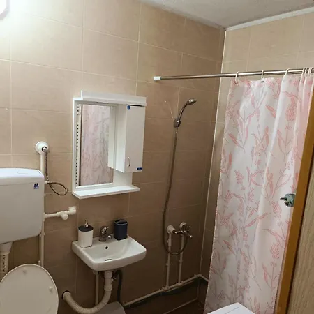 Apartament Lara *