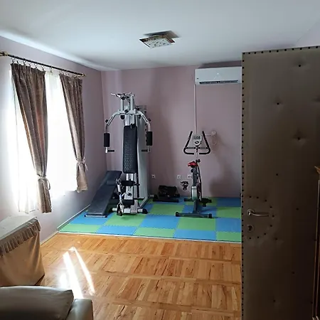 Lara Apartment